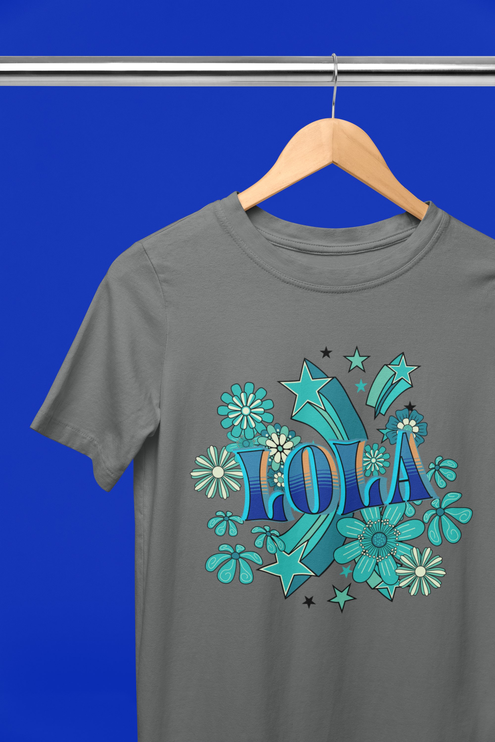 Lola - Unisex Softstyle T-shirt