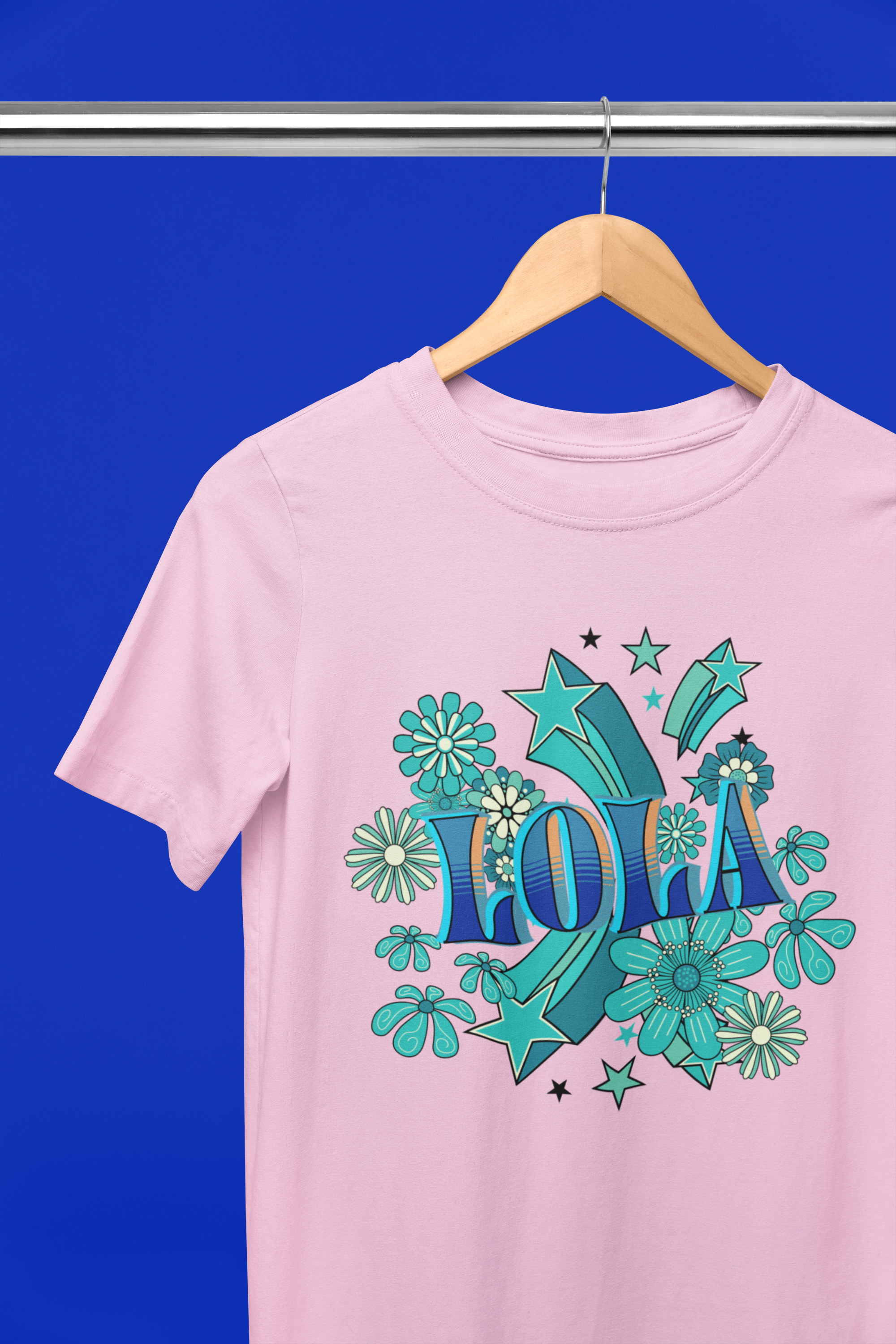 Lola - Unisex Softstyle T-shirt