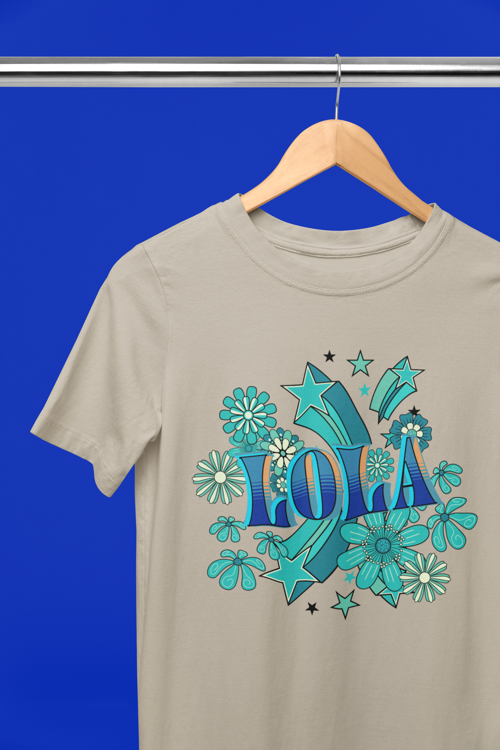 Lola - Unisex Softstyle T-shirt